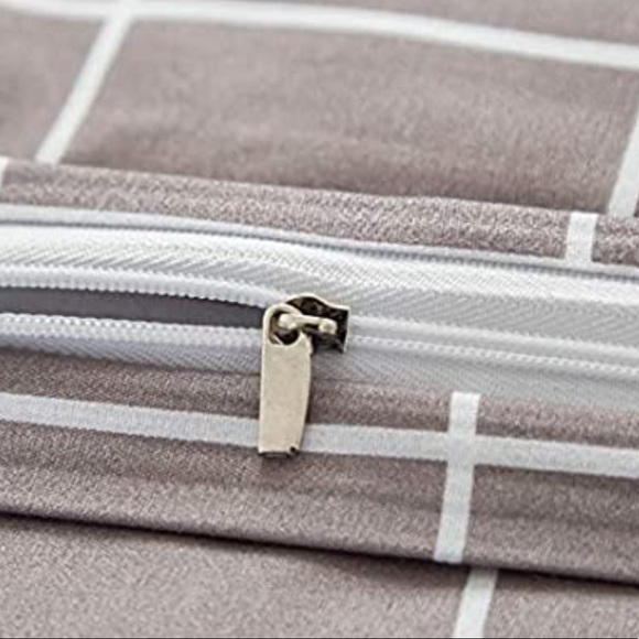 NWT, Duvet COVER Set QUEEN 3 pc Grey & White